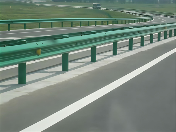 常德高速护栏板守护安全广泛应用于多个行业
